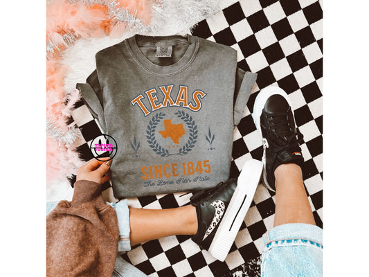 TEXAS VINTAGE VARSITY TEE - COMFORT COLORS PEPPER