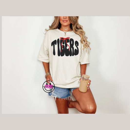 PREPPY TIGERS MASCOT WITH RED BOW - COMFORT COLORS TEE