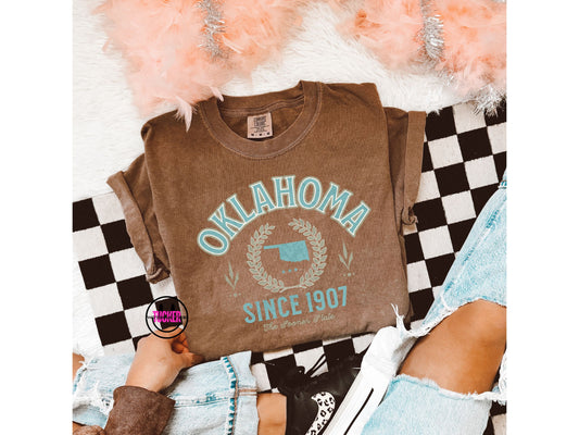 OKLAHOMA VINTAGE VARSITY TEE - COMFORT COLORS