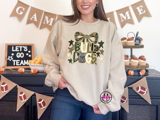 Camo Bulldogs Crewneck – Sand Gildan