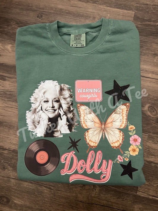 DOLLY COLLAGE COMFORT COLORS TEE